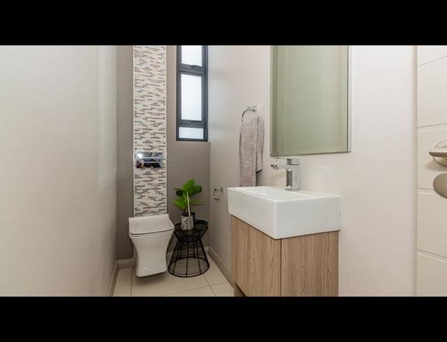 3 BEDROOM HOUSE FOR SALE IN LONEHILL